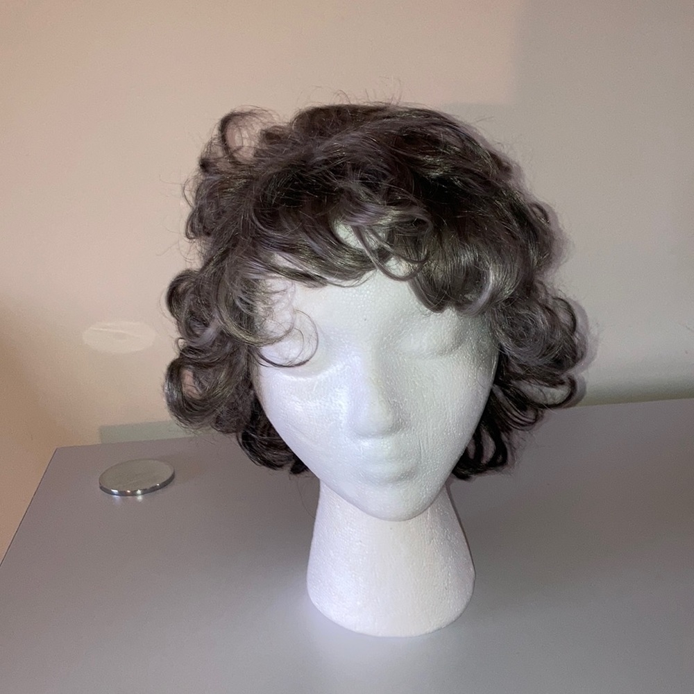 Gray wig